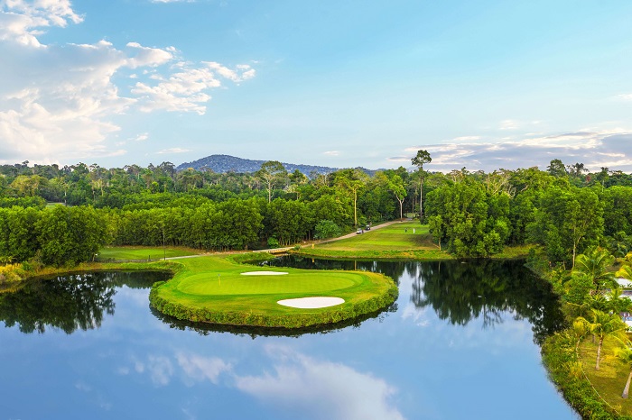 Vinholiday Fiesta Phu Quoc Stay & Play - 4D3N2R