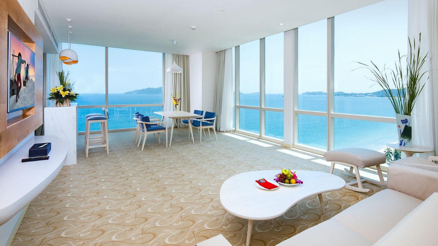 Diamond Bay Hotel