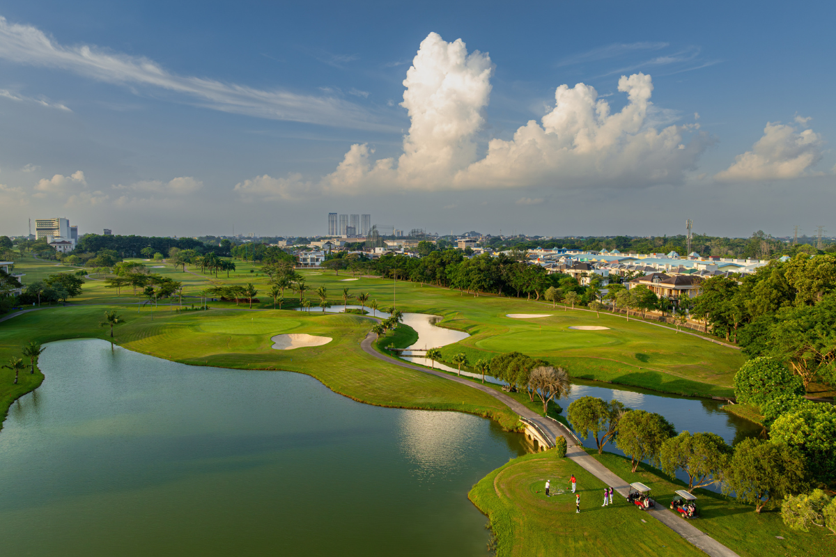 Padang Golf Sukajadi