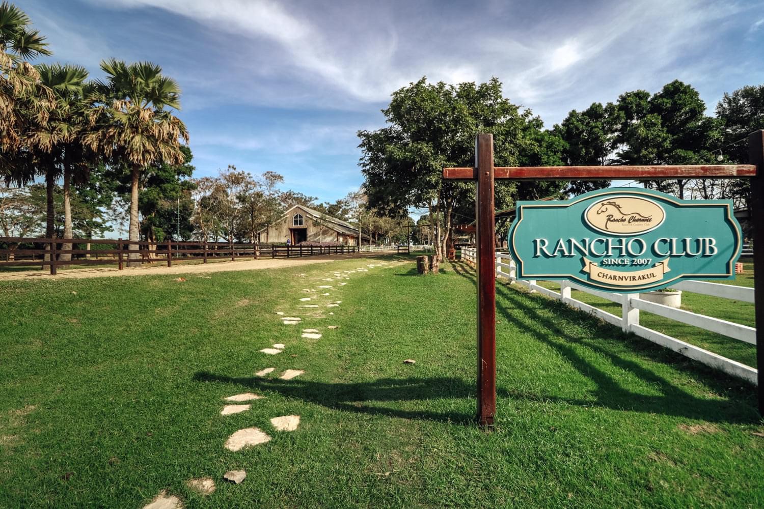 Rancho Charnvee Country Club